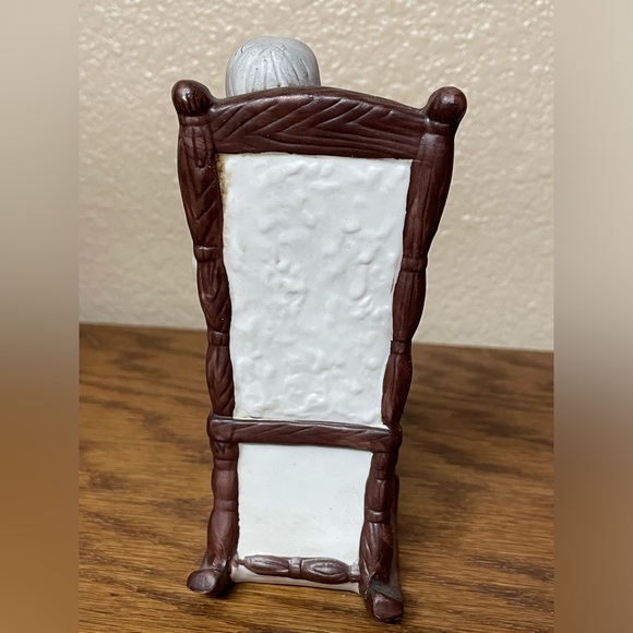 Vintage Ceramic Figurine Old Man In A Rocking Chair W/A Dog Pipe Made In Korea - Picture 3 of 11